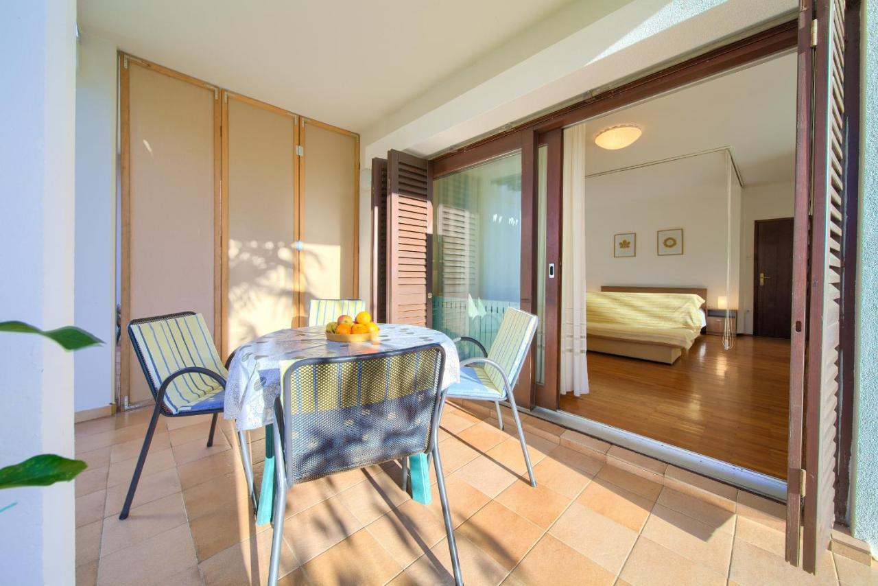 Apartments Meri Нивице Екстериор снимка