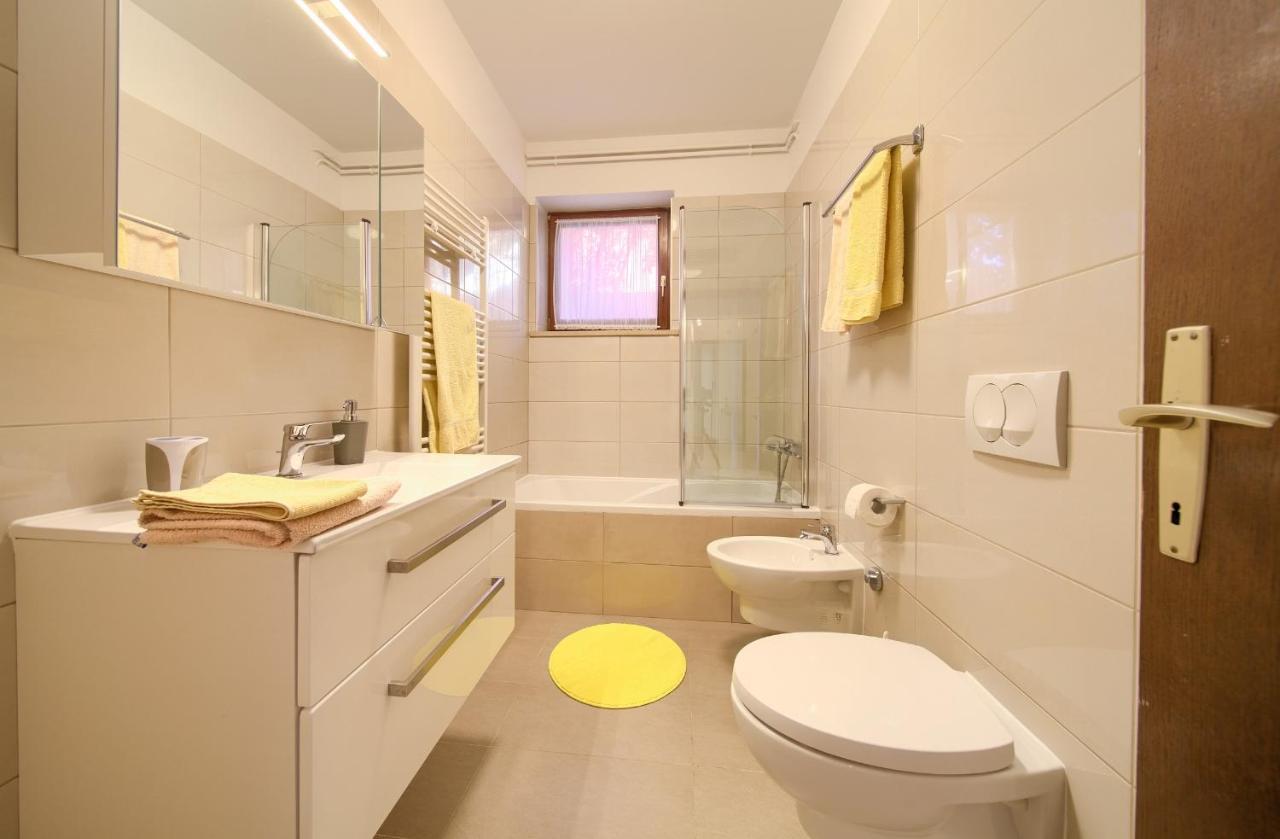 Apartments Meri Нивице Екстериор снимка
