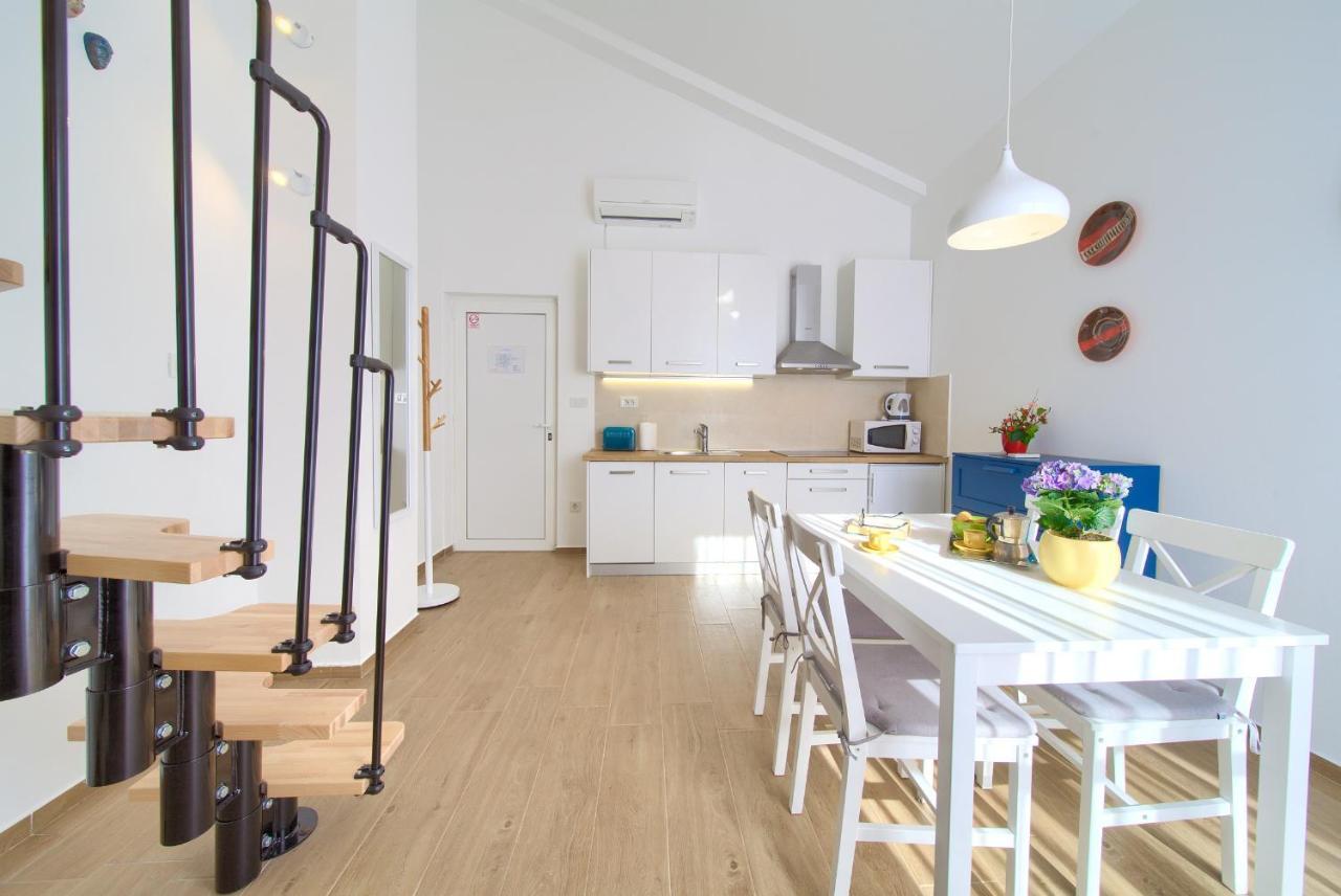 Apartments Meri Нивице Екстериор снимка