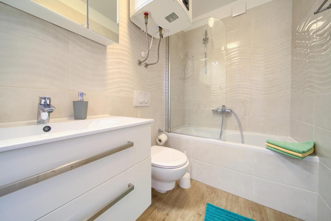 Apartments Meri Нивице Екстериор снимка