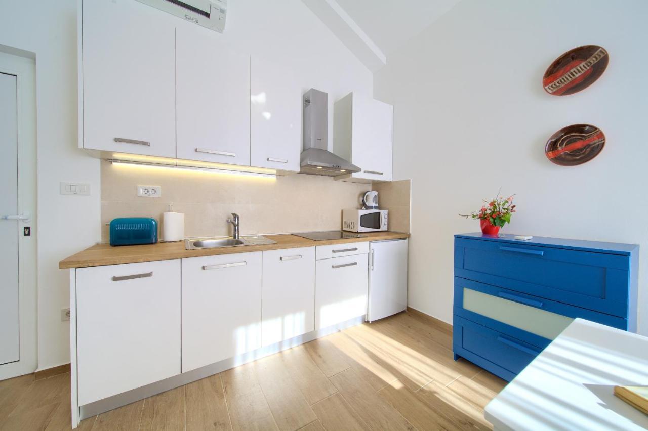 Apartments Meri Нивице Екстериор снимка